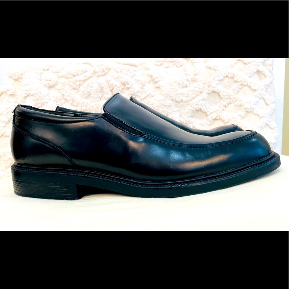 Men’s Gently worn Liz Claiborne black - size 12 W